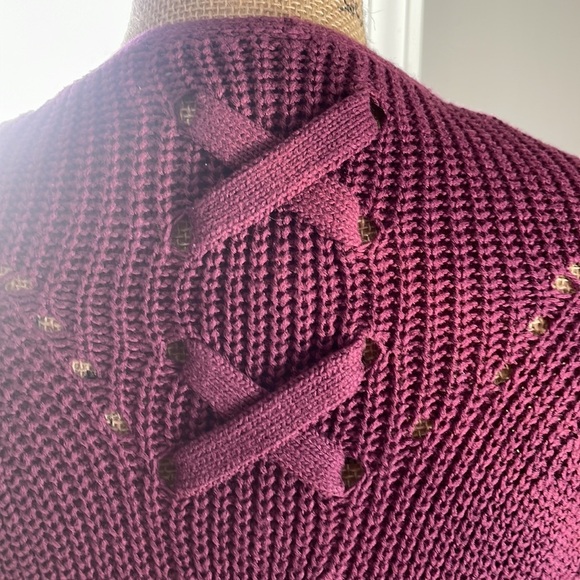 Beautiful burgundy color sweater. - Picture 6 of 10